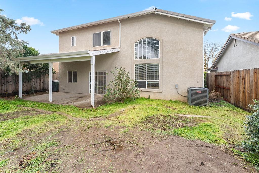 4116 Desertaire Dr, Modesto, CA 95355