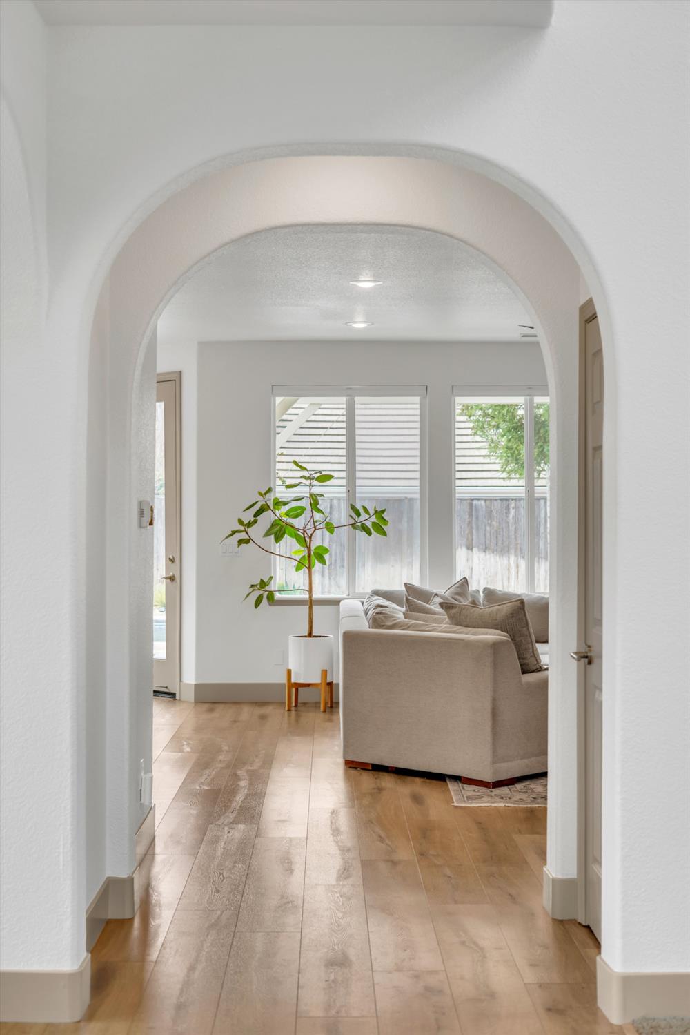 3229 Sundance Lake Dr, Modesto, CA 95355