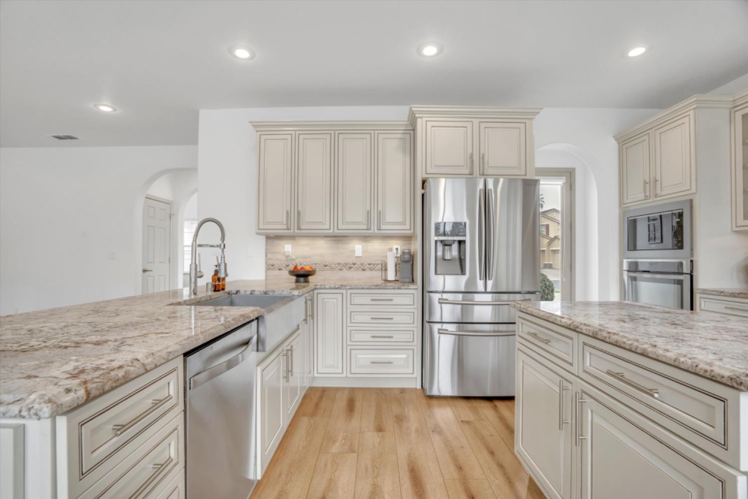 3229 Sundance Lake Dr, Modesto, CA 95355