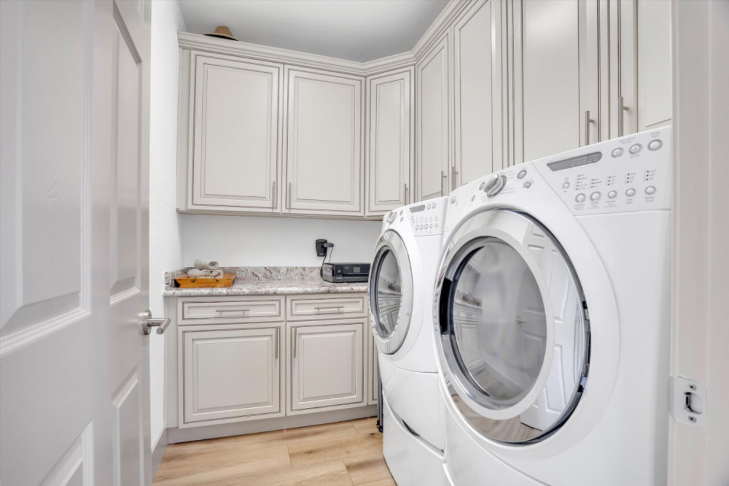 3229 Sundance Lake Dr, Modesto, CA 95355