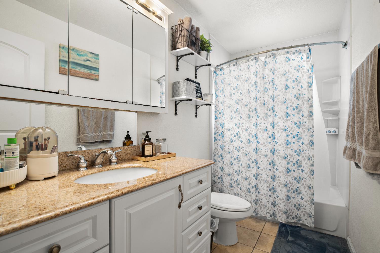 1430 Locke Rd, Modesto, CA 95355