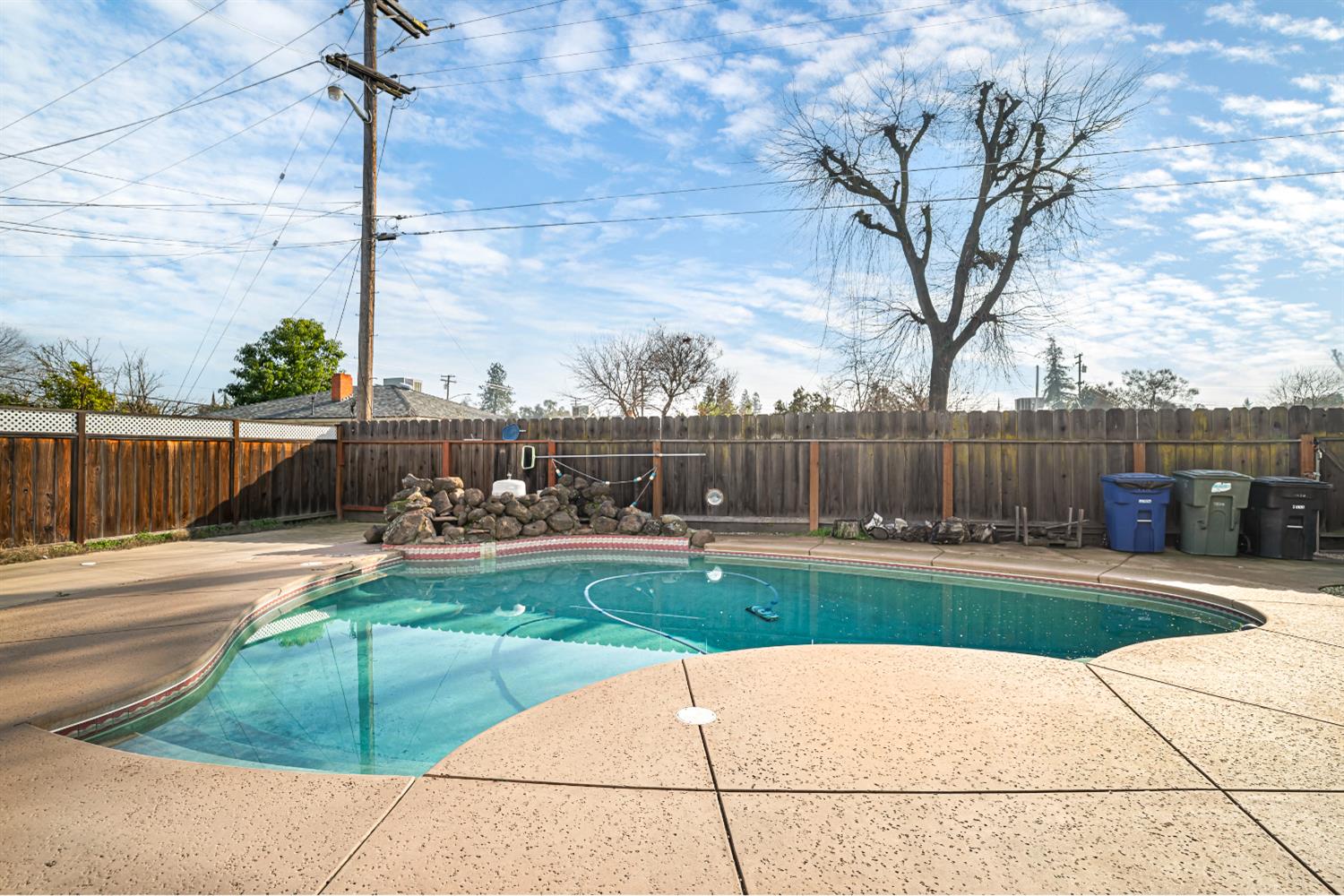 1430 Locke Rd, Modesto, CA 95355