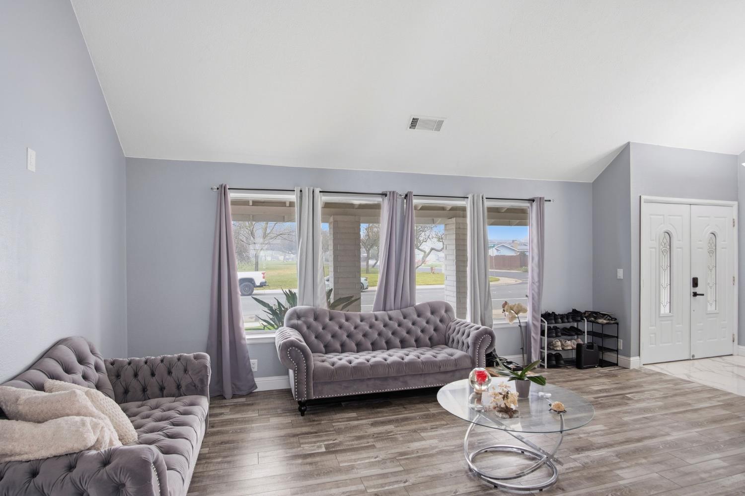 1336 Northgate Dr, Manteca, CA 95336