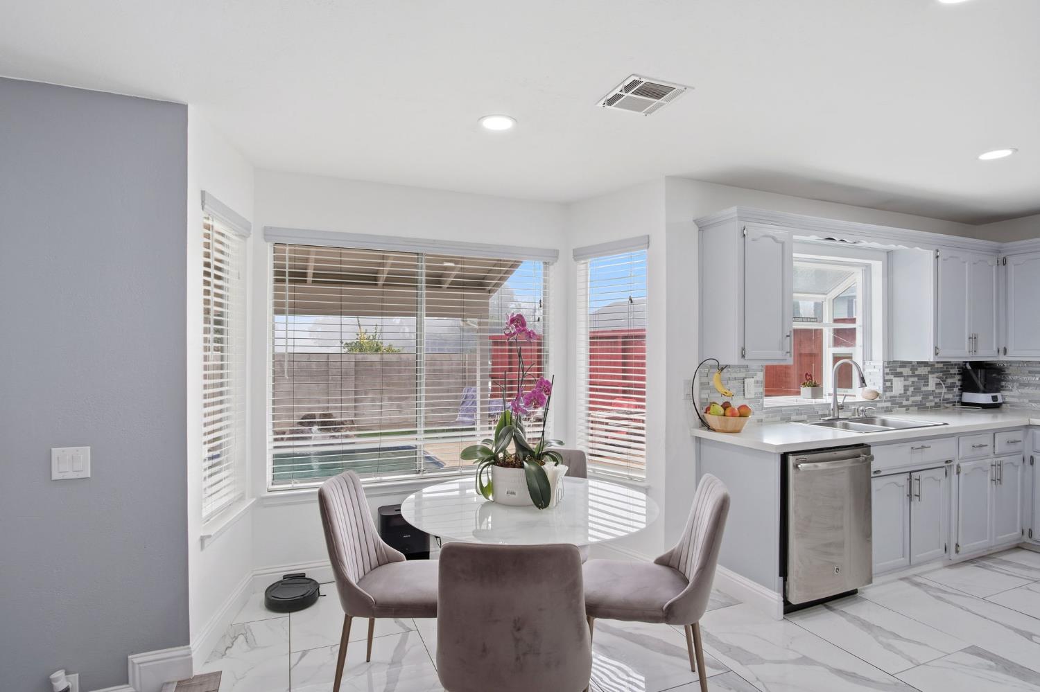 1336 Northgate Dr, Manteca, CA 95336