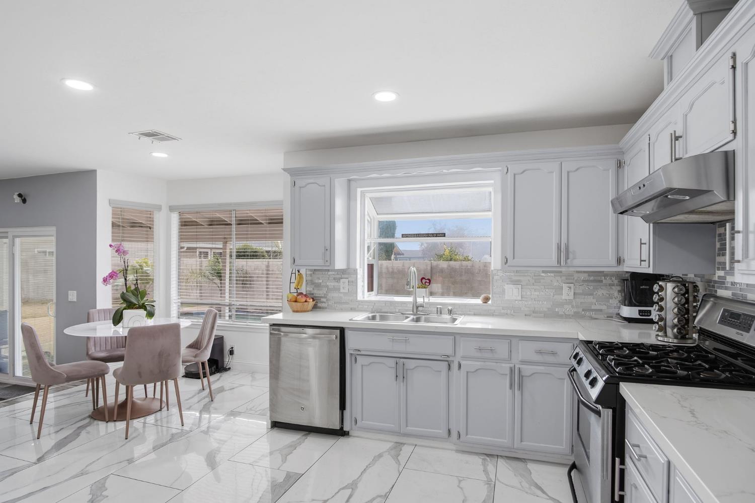 1336 Northgate Dr, Manteca, CA 95336