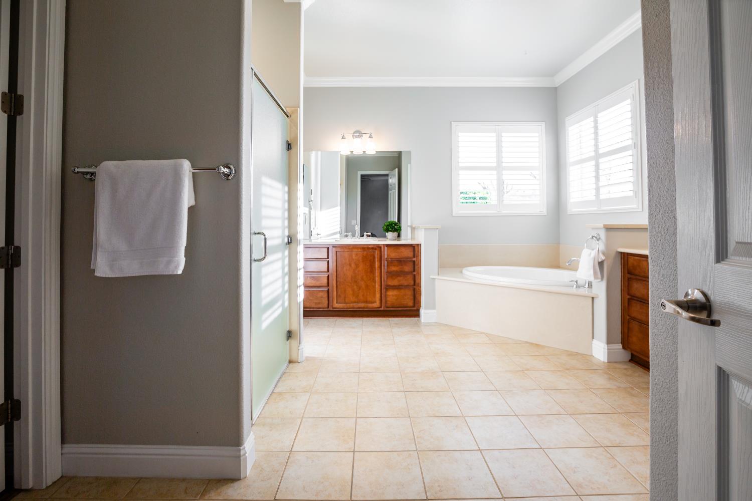 2141 Knollwood Ct, Manteca, CA 95336