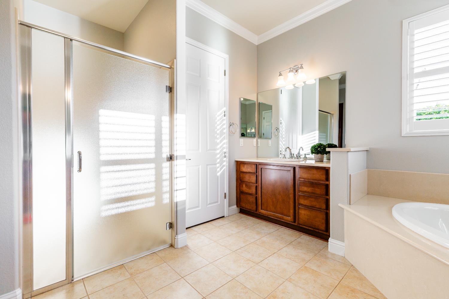 2141 Knollwood Ct, Manteca, CA 95336