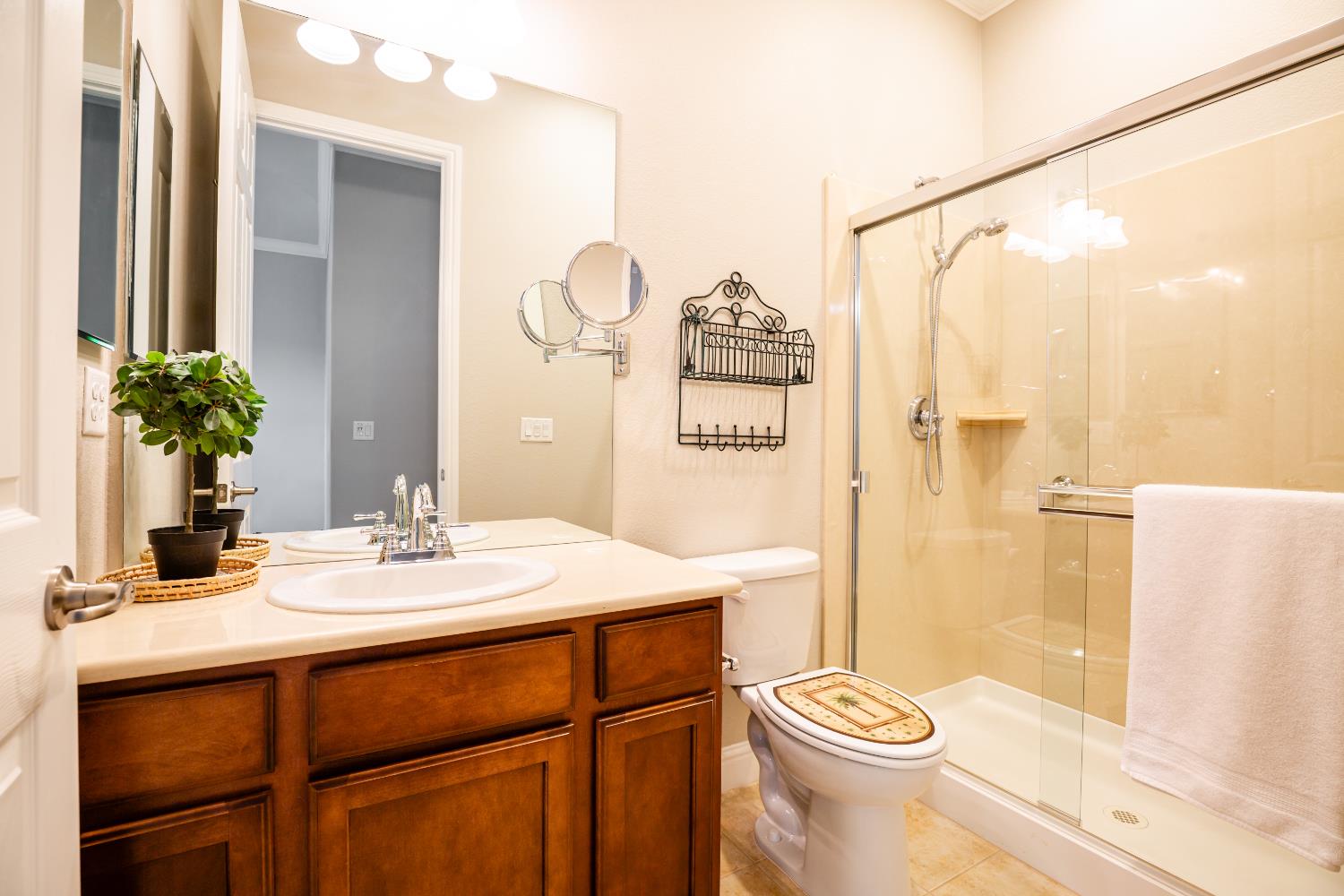 2141 Knollwood Ct, Manteca, CA 95336