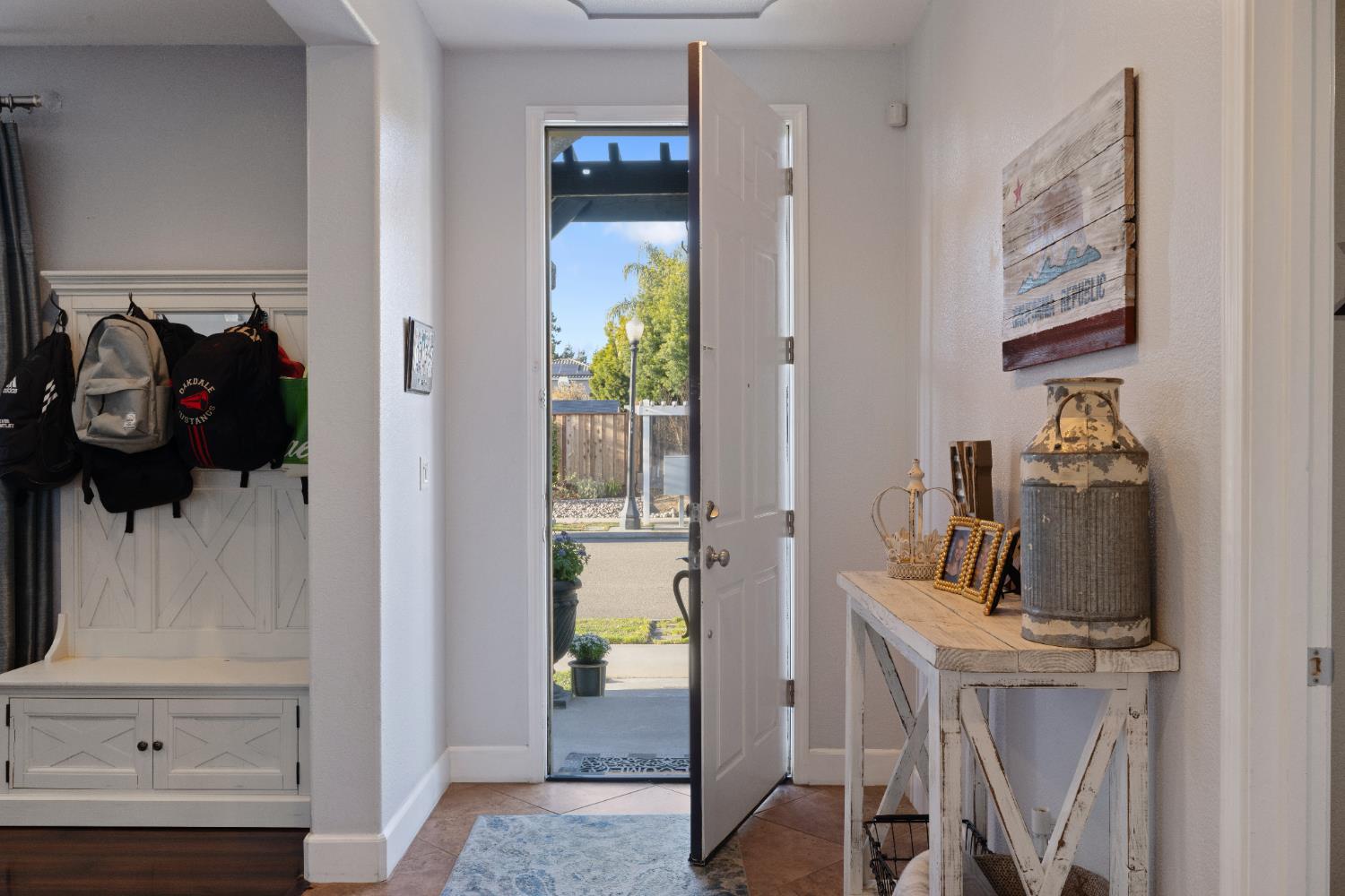 2555 Morgan St, Oakdale, CA 95361