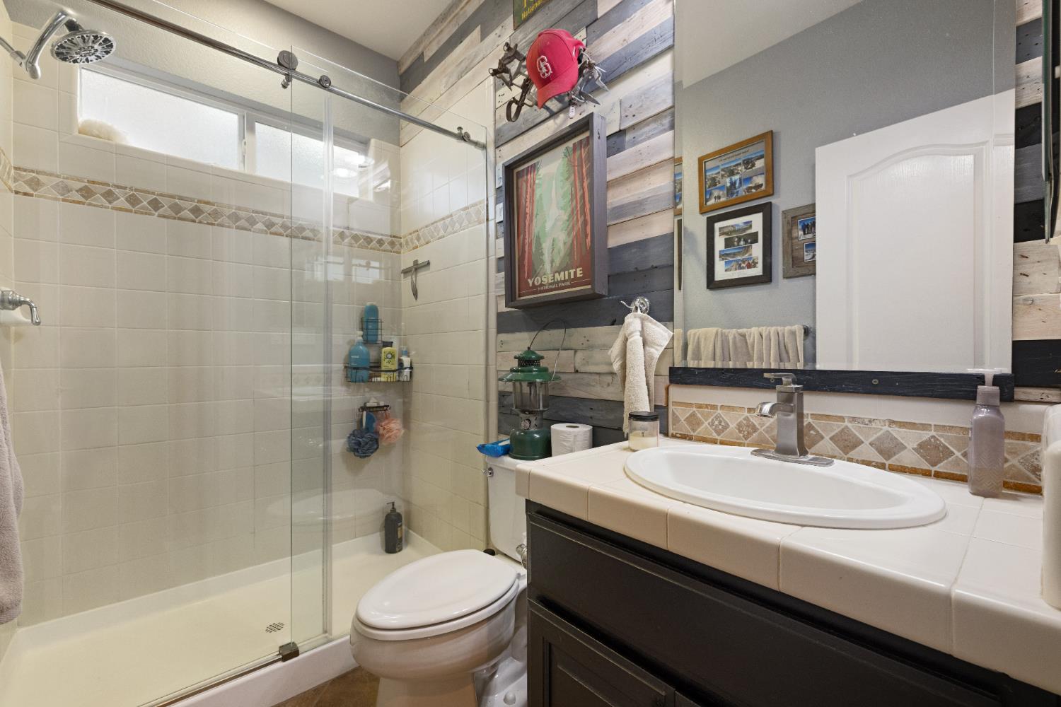 2555 Morgan St, Oakdale, CA 95361