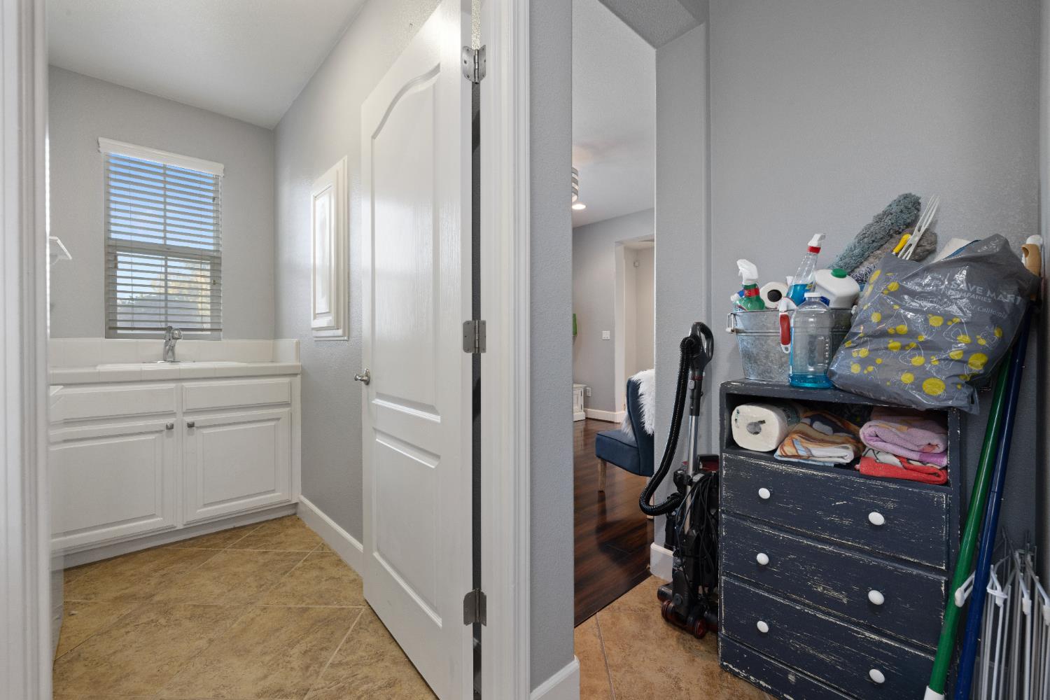 2555 Morgan St, Oakdale, CA 95361