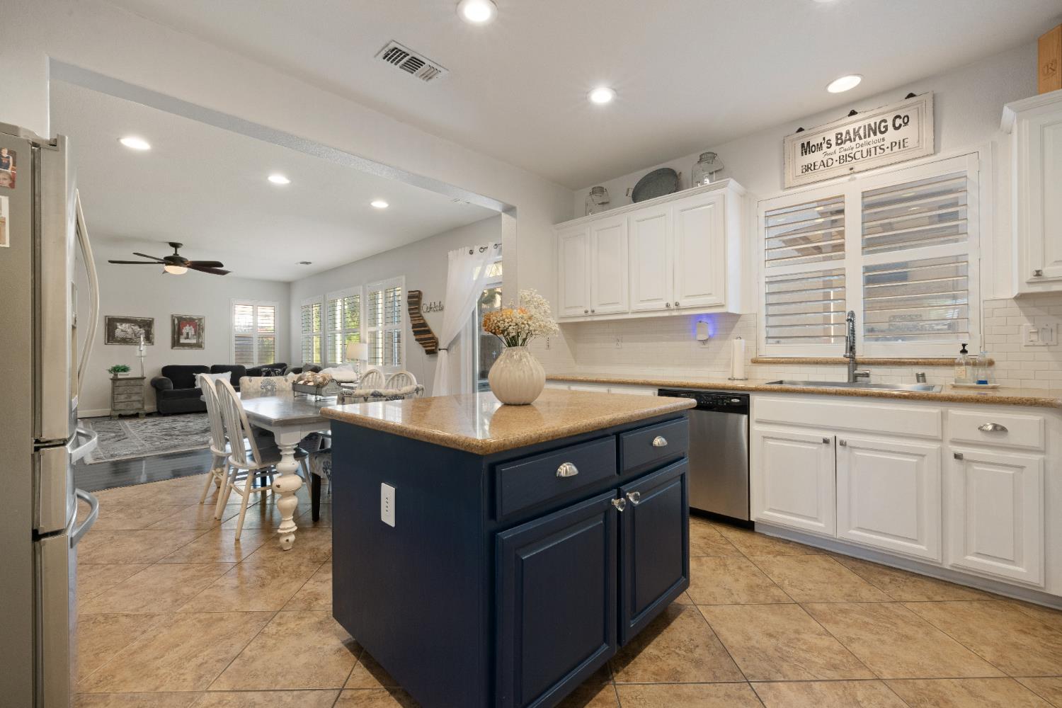 2555 Morgan St, Oakdale, CA 95361