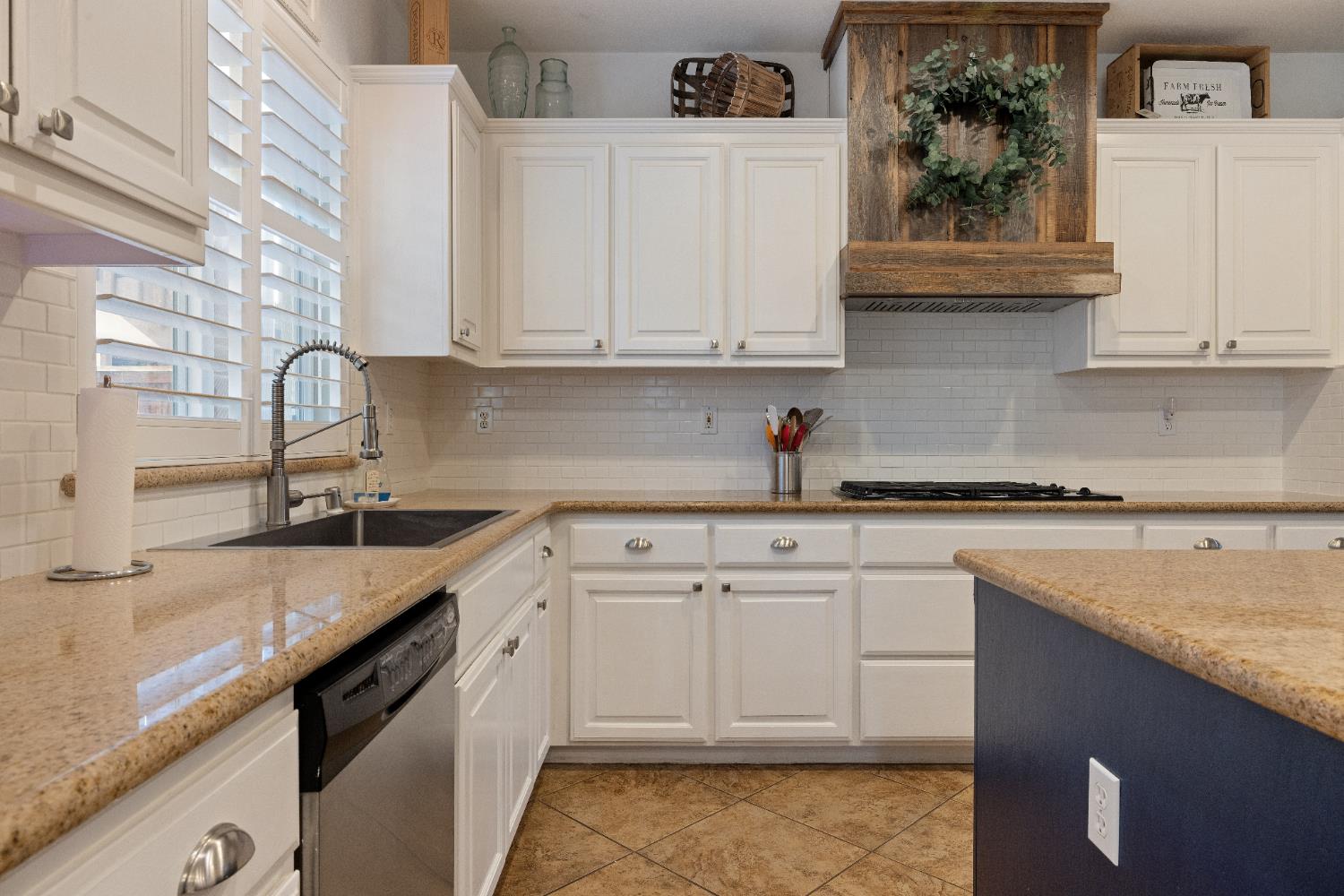 2555 Morgan St, Oakdale, CA 95361