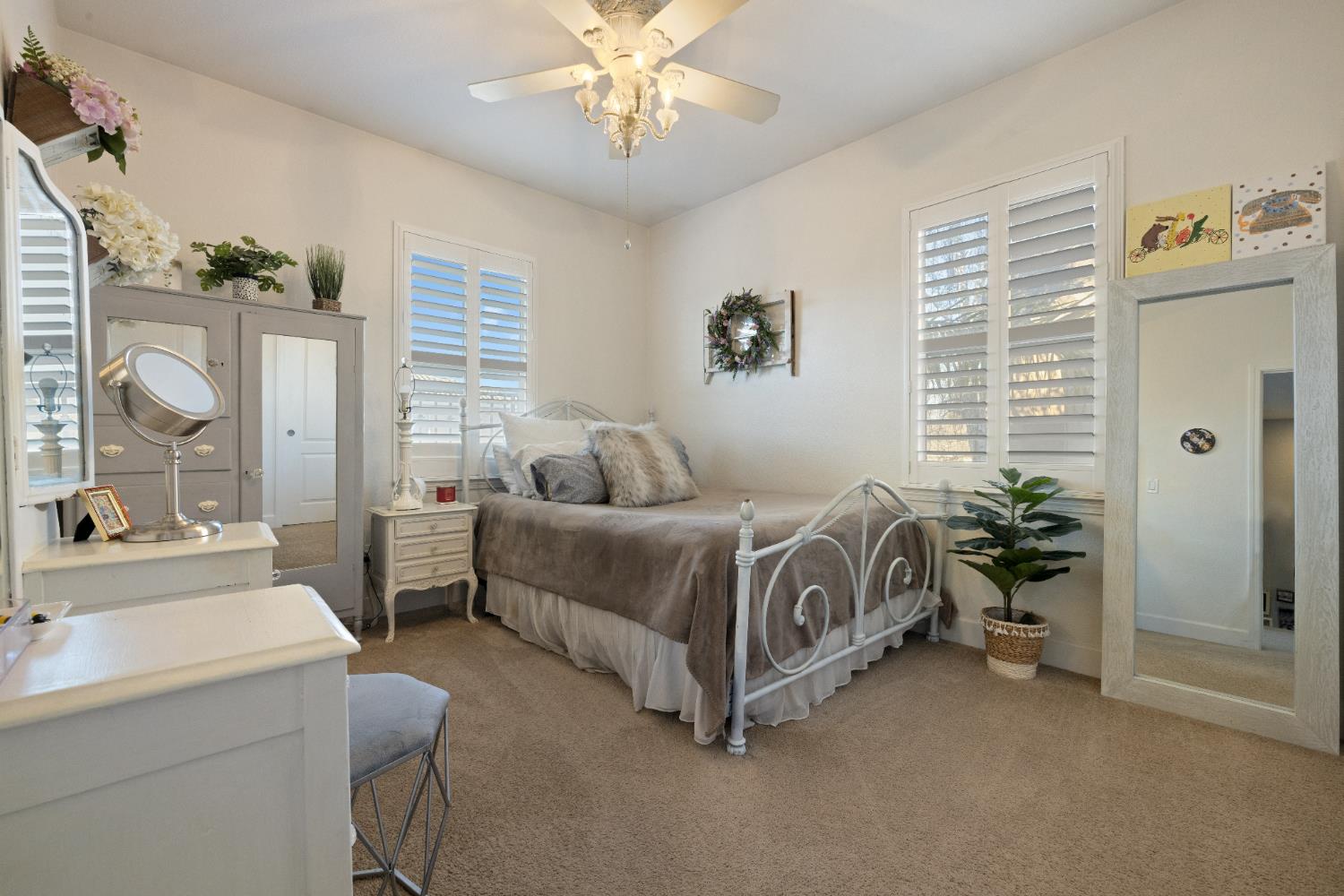 2555 Morgan St, Oakdale, CA 95361