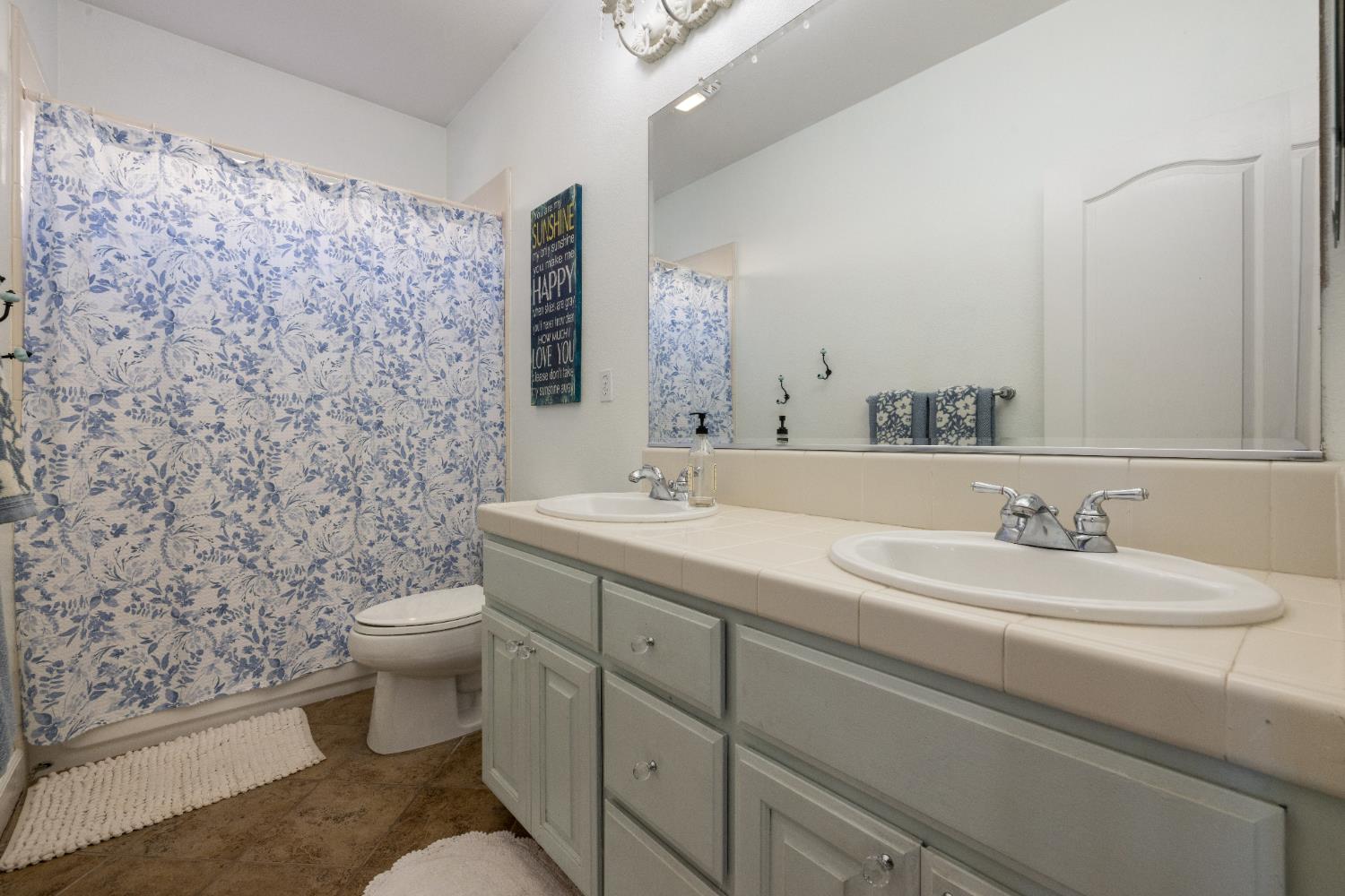 2555 Morgan St, Oakdale, CA 95361