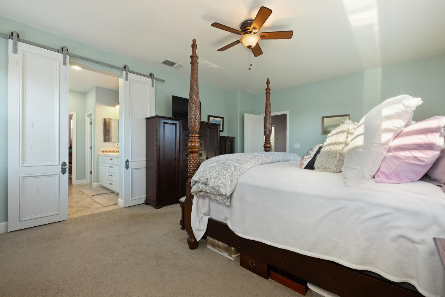 2555 Morgan St, Oakdale, CA 95361