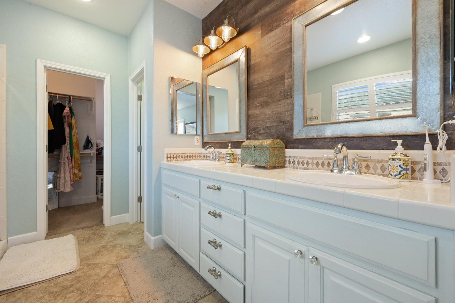 2555 Morgan St, Oakdale, CA 95361