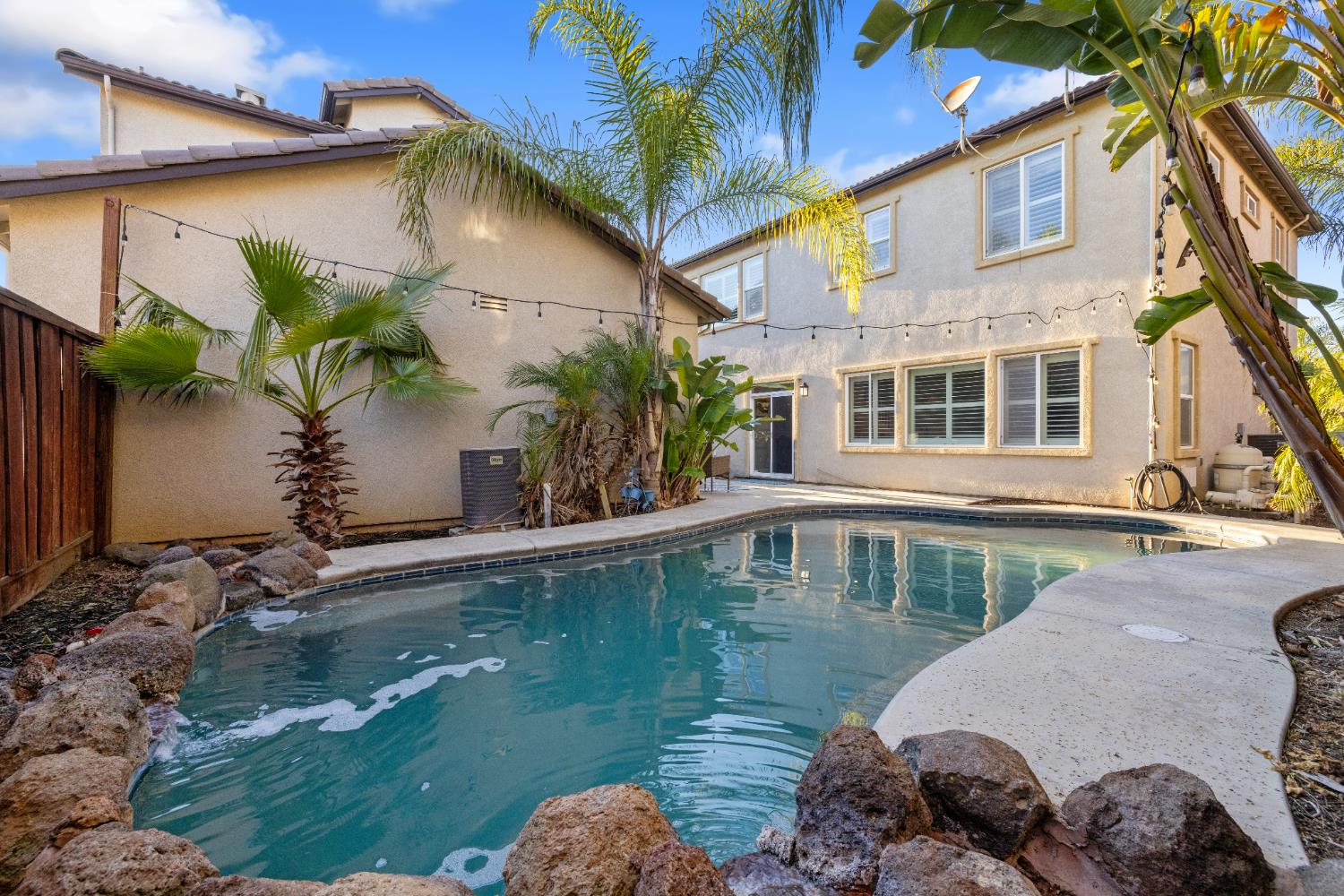 2555 Morgan St, Oakdale, CA 95361