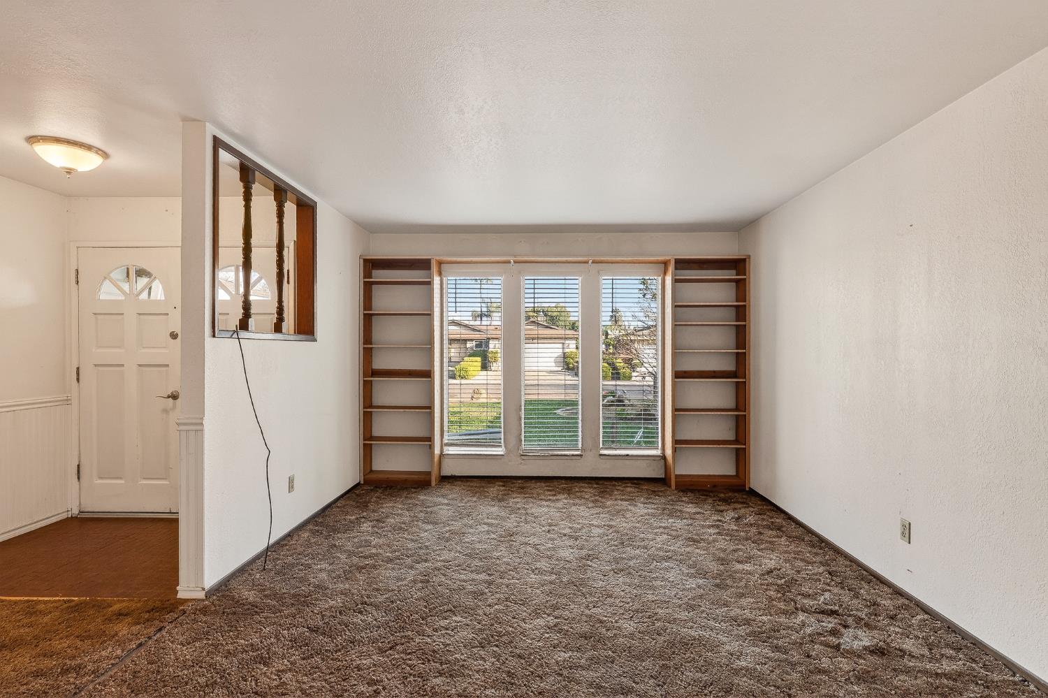 2109 Oriole Dr., Ceres, CA 95307