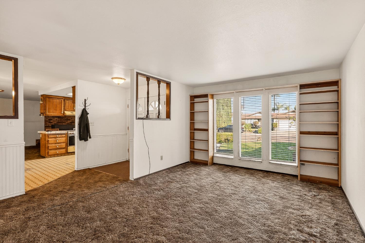 2109 Oriole Dr., Ceres, CA 95307