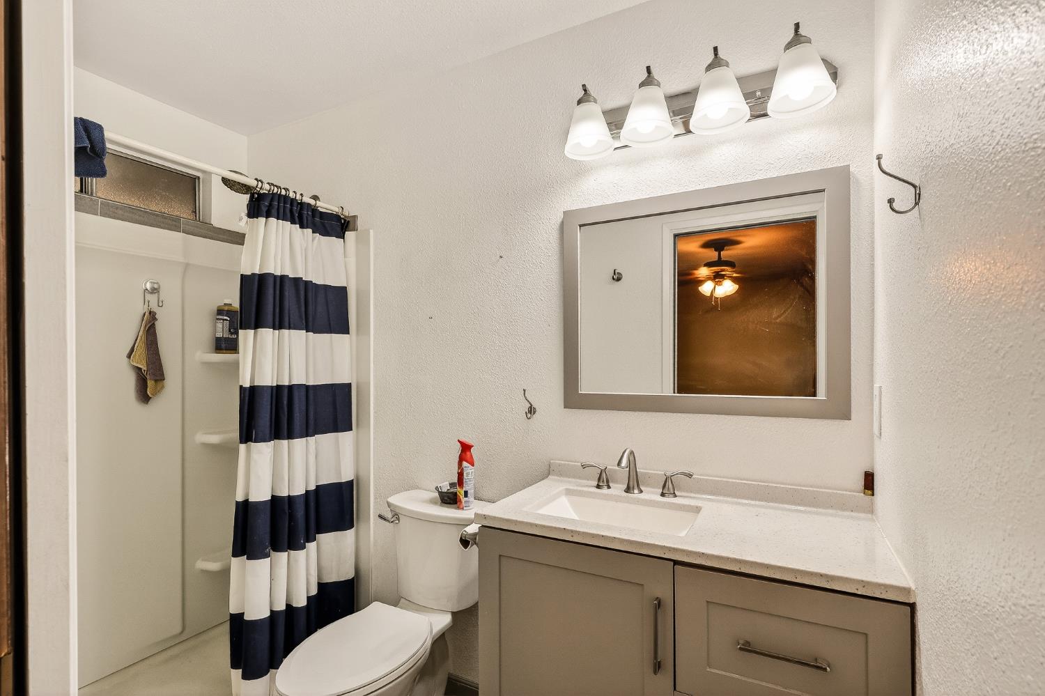 2109 Oriole Dr., Ceres, CA 95307