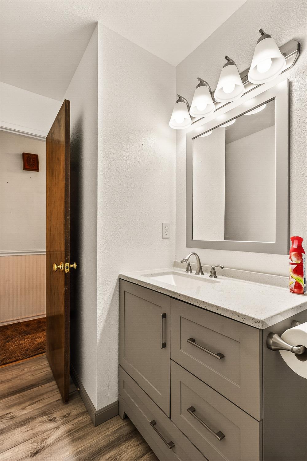 2109 Oriole Dr., Ceres, CA 95307