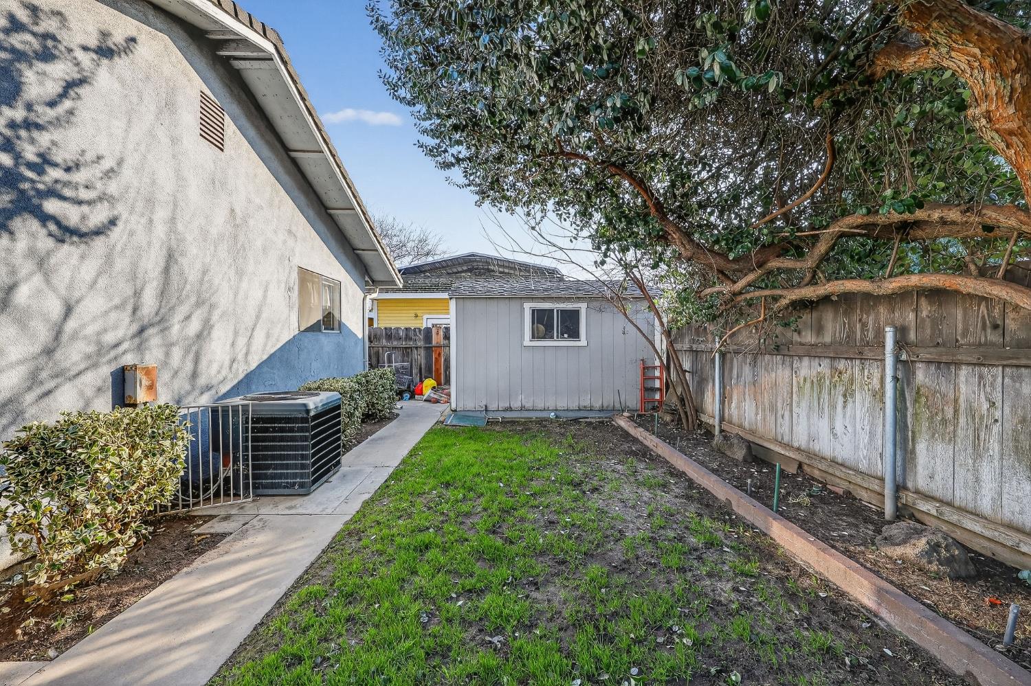 2109 Oriole Dr., Ceres, CA 95307