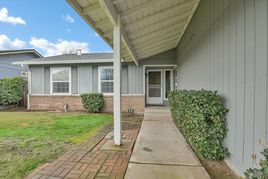 578 Schooner Pl, Manteca, CA 95337