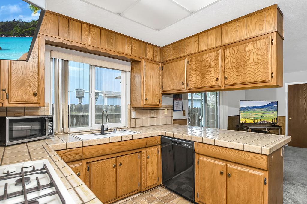 578 Schooner Pl, Manteca, CA 95337