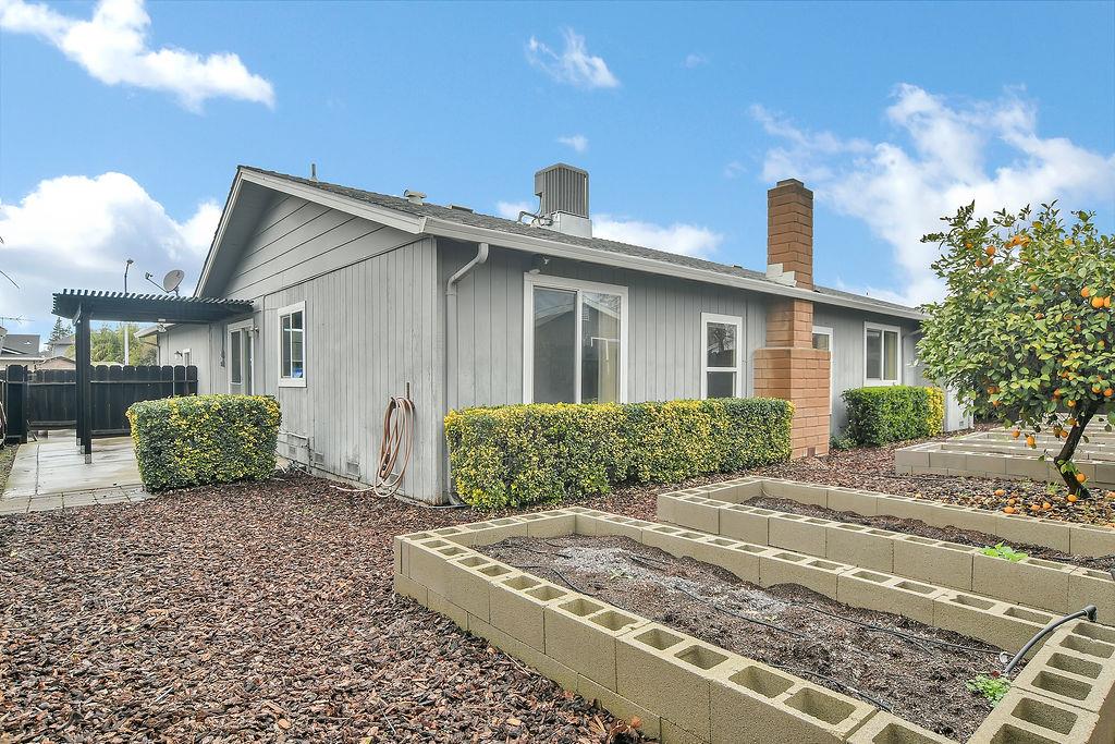 578 Schooner Pl, Manteca, CA 95337