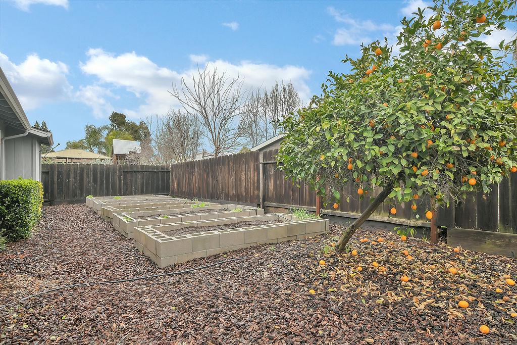 578 Schooner Pl, Manteca, CA 95337