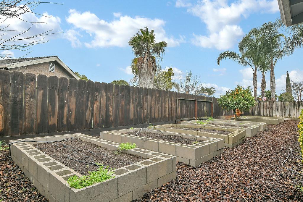 578 Schooner Pl, Manteca, CA 95337