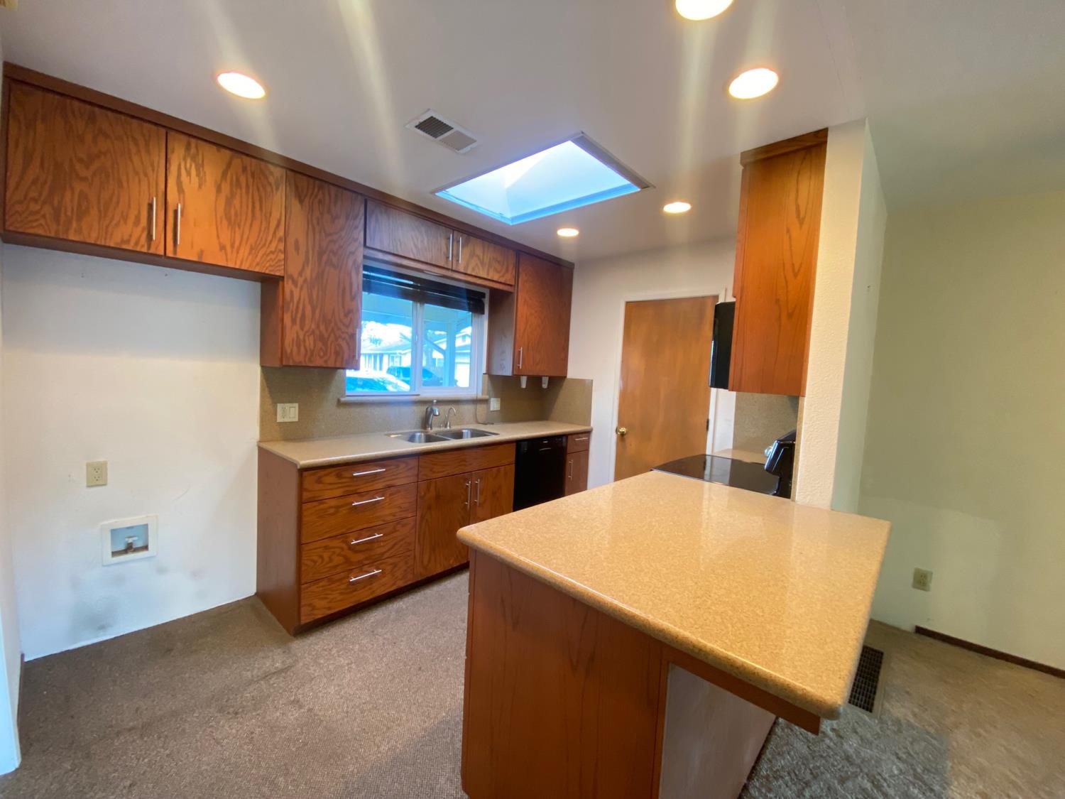 904 Malibu Ct, Modesto, CA 95350