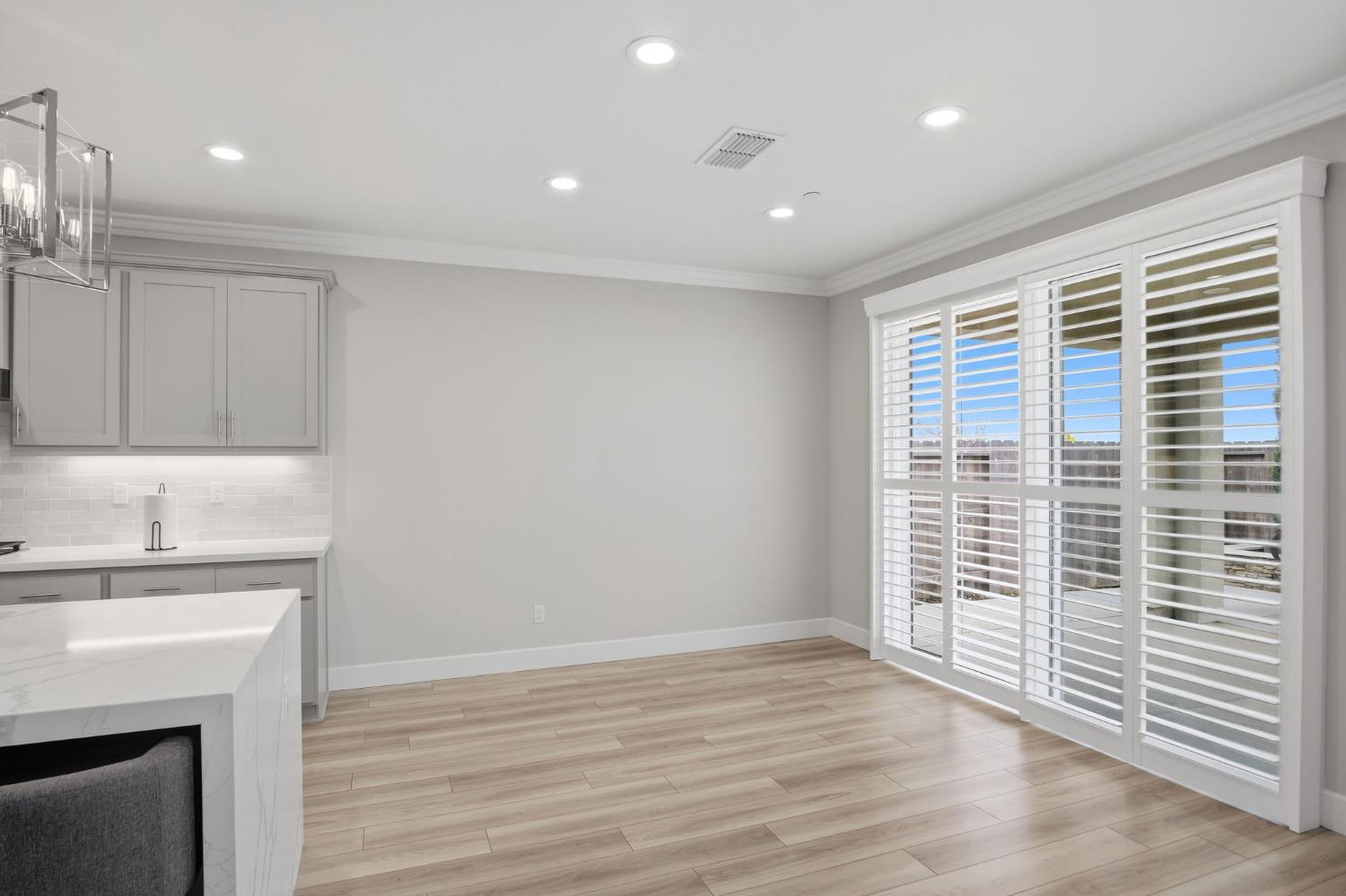 2131 Satinleaf Dr, Riverbank, CA 95367