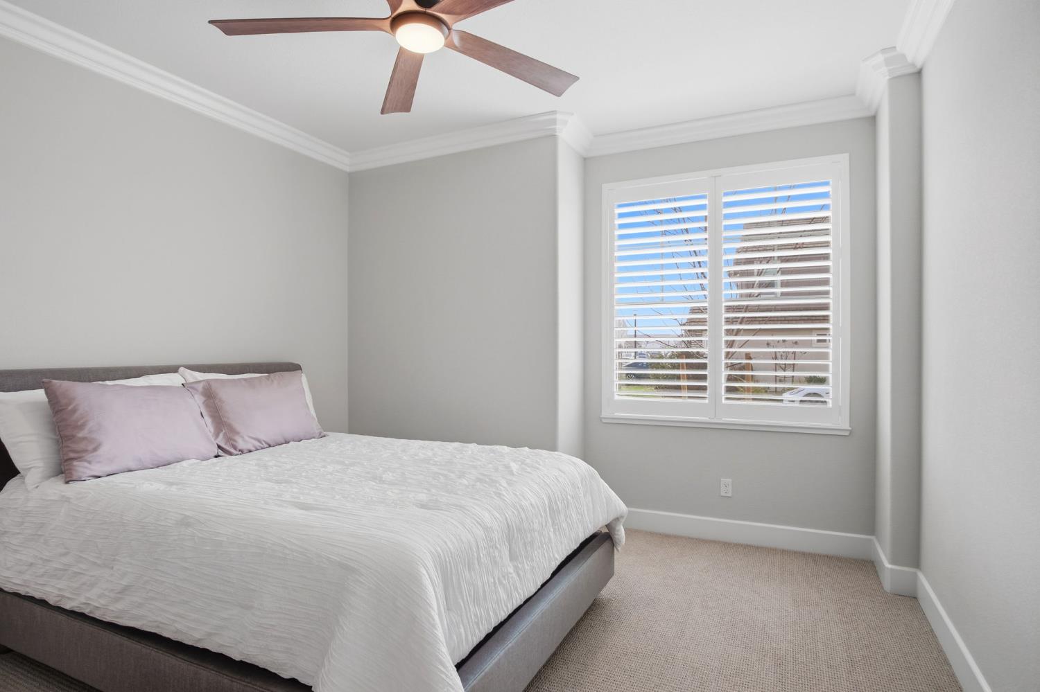 2131 Satinleaf Dr, Riverbank, CA 95367