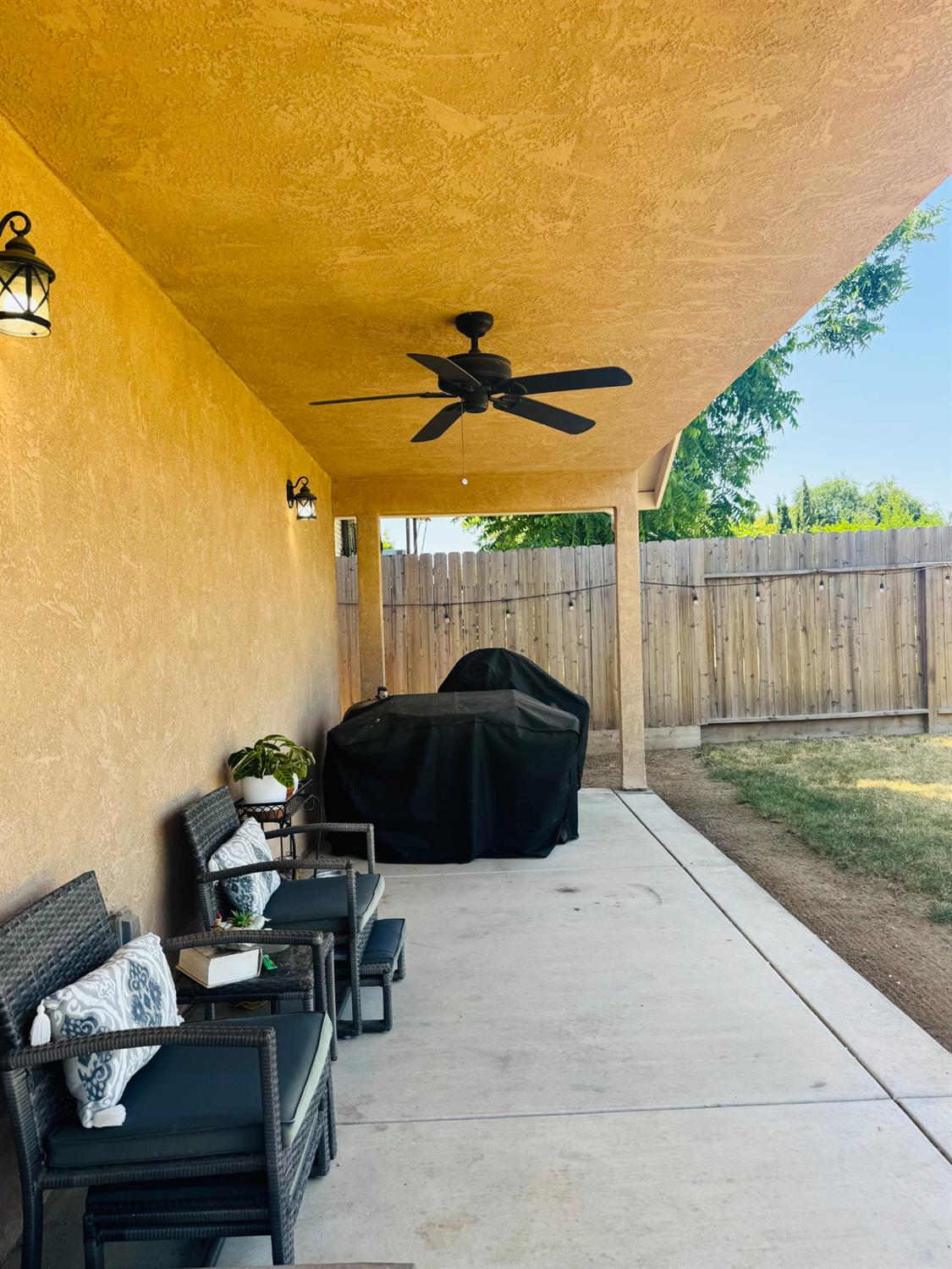 3761 Arizona Ave, Riverbank, CA 95367