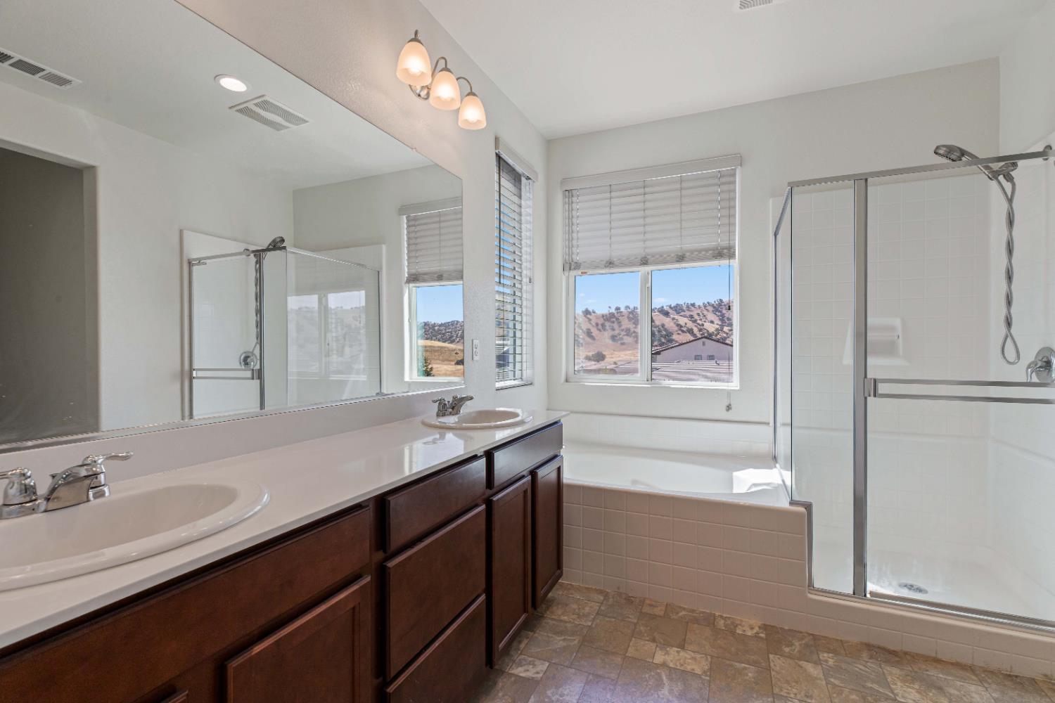 21248 Grapevine Dr, Patterson, CA 95363