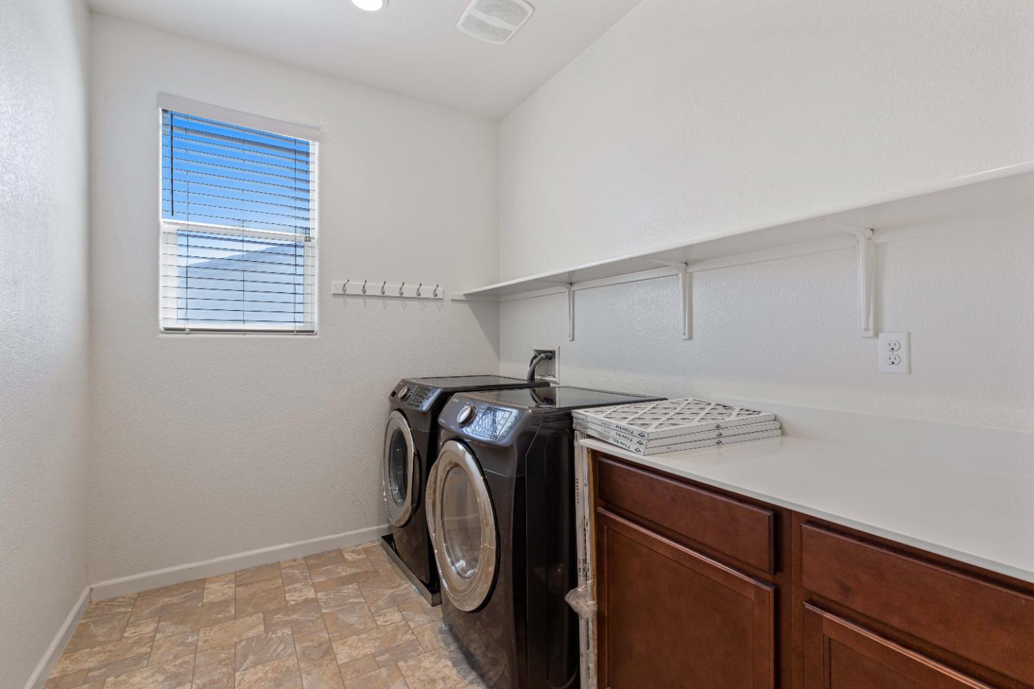 21248 Grapevine Dr, Patterson, CA 95363