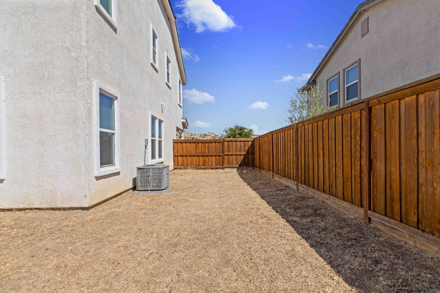 21248 Grapevine Dr, Patterson, CA 95363