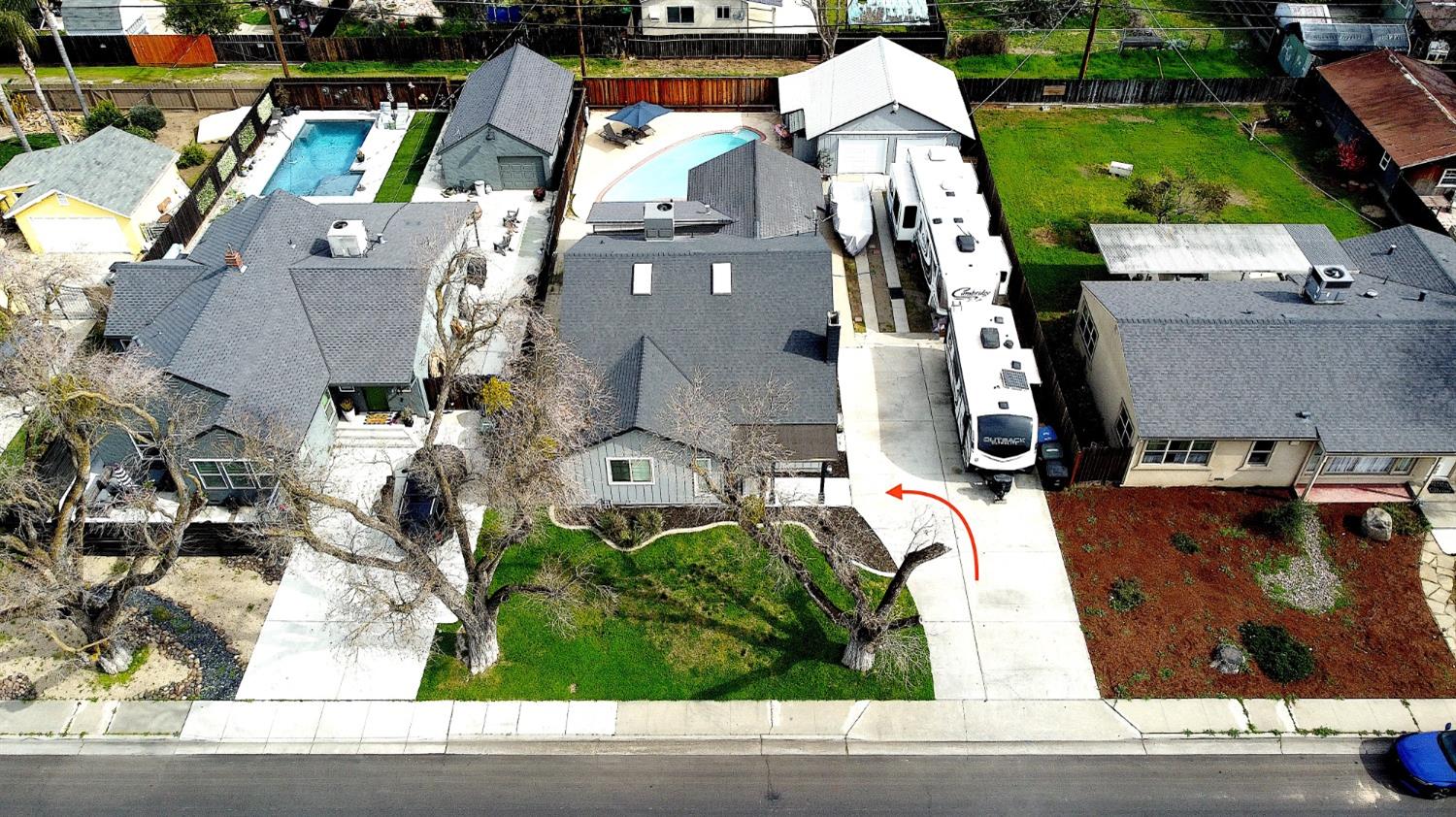 204 N Santa Ana Ave, Modesto, CA 95354