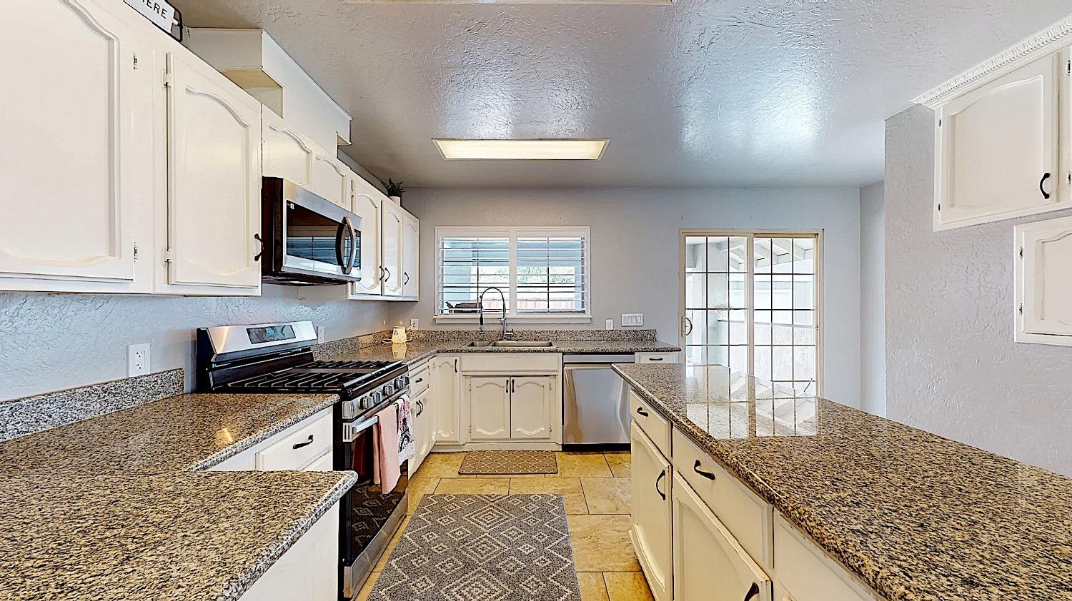 204 N Santa Ana Ave, Modesto, CA 95354