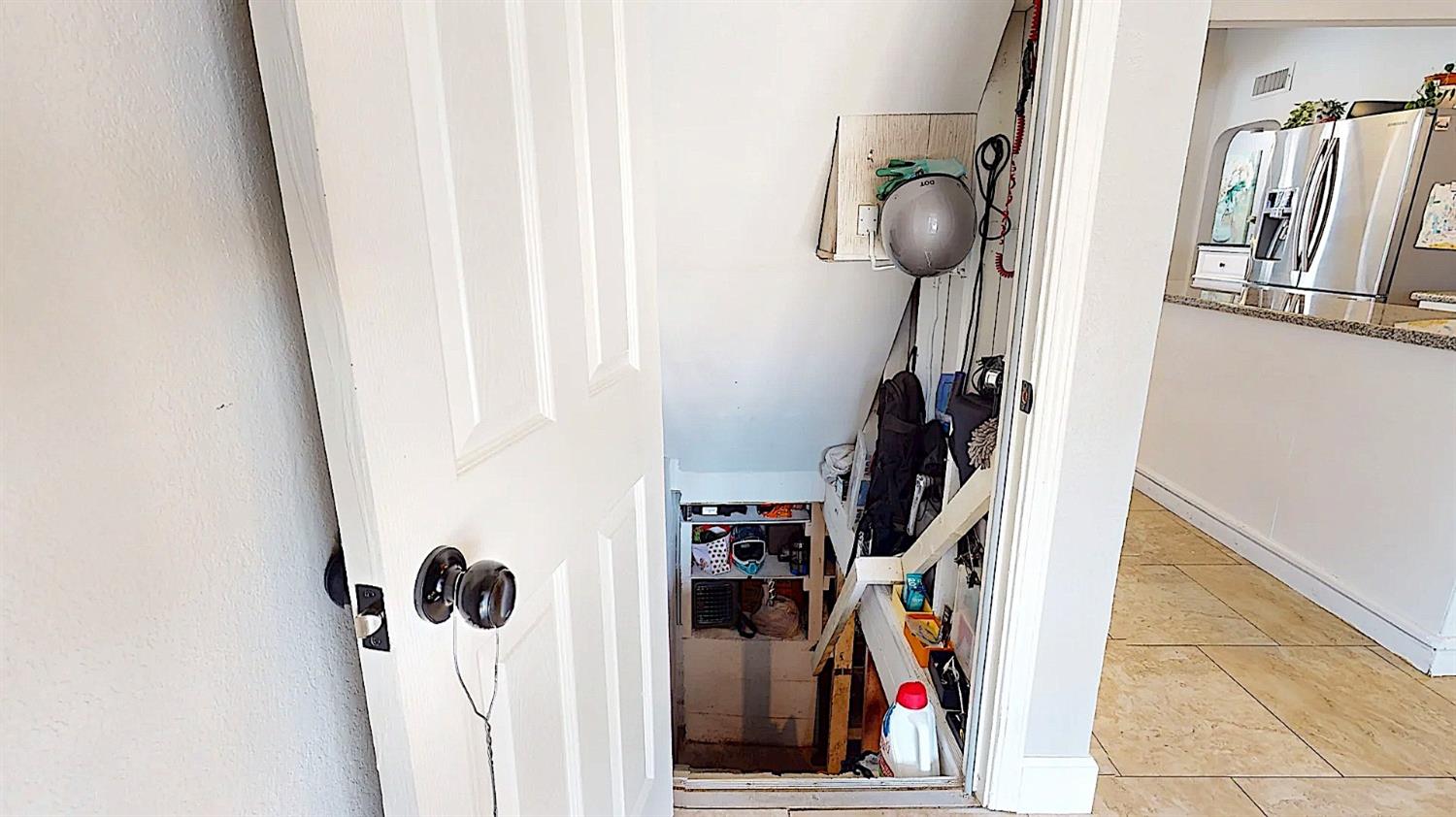 204 N Santa Ana Ave, Modesto, CA 95354