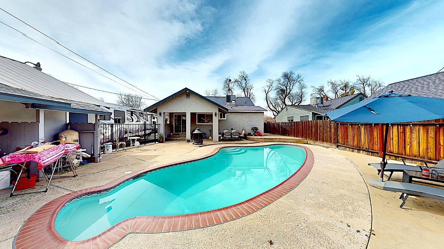 204 N Santa Ana Ave, Modesto, CA 95354