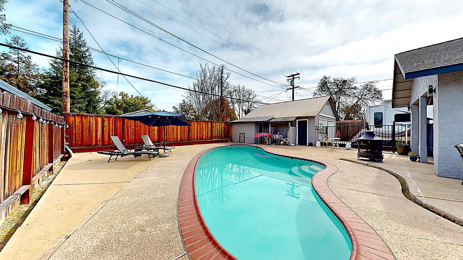 204 N Santa Ana Ave, Modesto, CA 95354