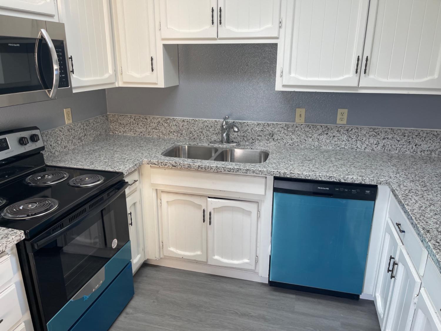 1647 1649 Moffett Rd, Ceres, CA 95307