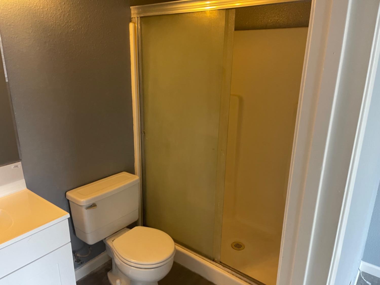 1647 1649 Moffett Rd, Ceres, CA 95307