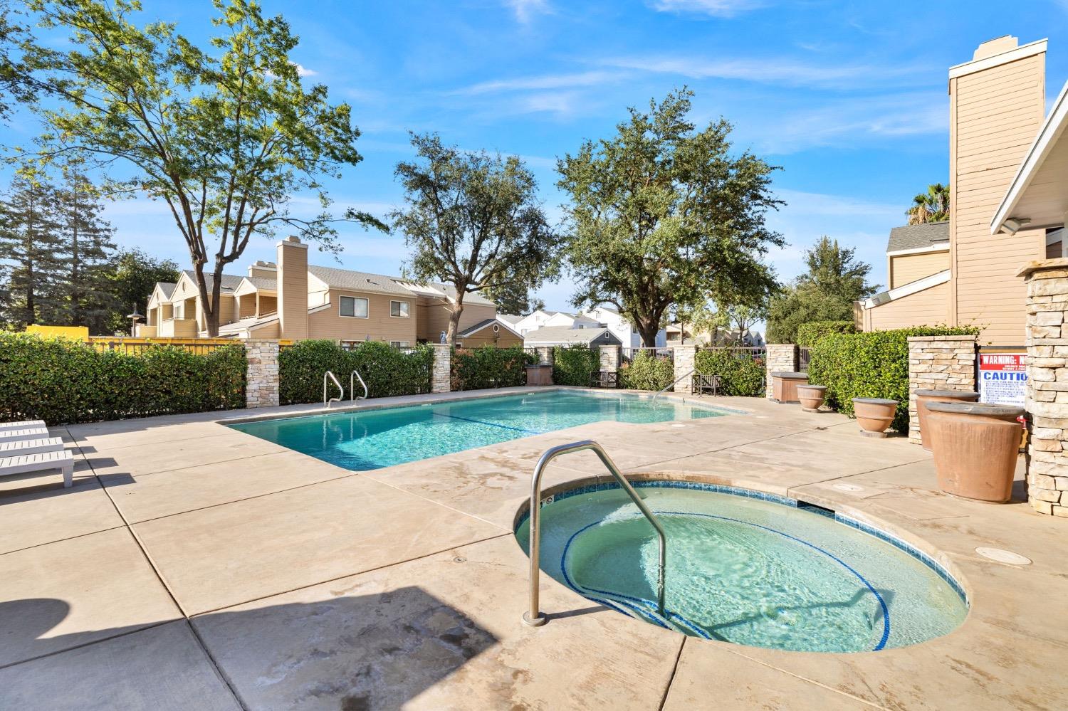 7675 N 1st St #136, Fresno, CA 93720