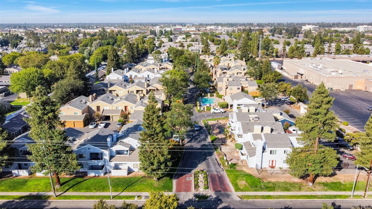 7675 N 1st St #136, Fresno, CA 93720