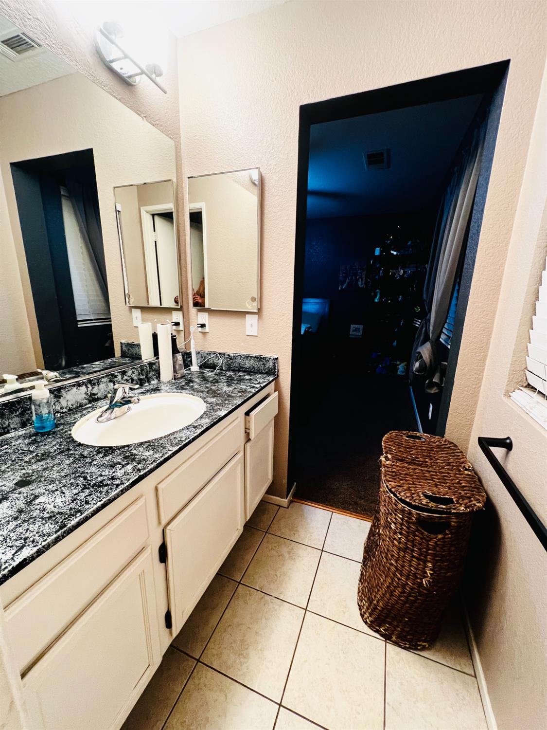 613 Ranee Ct, Newman, CA 95360