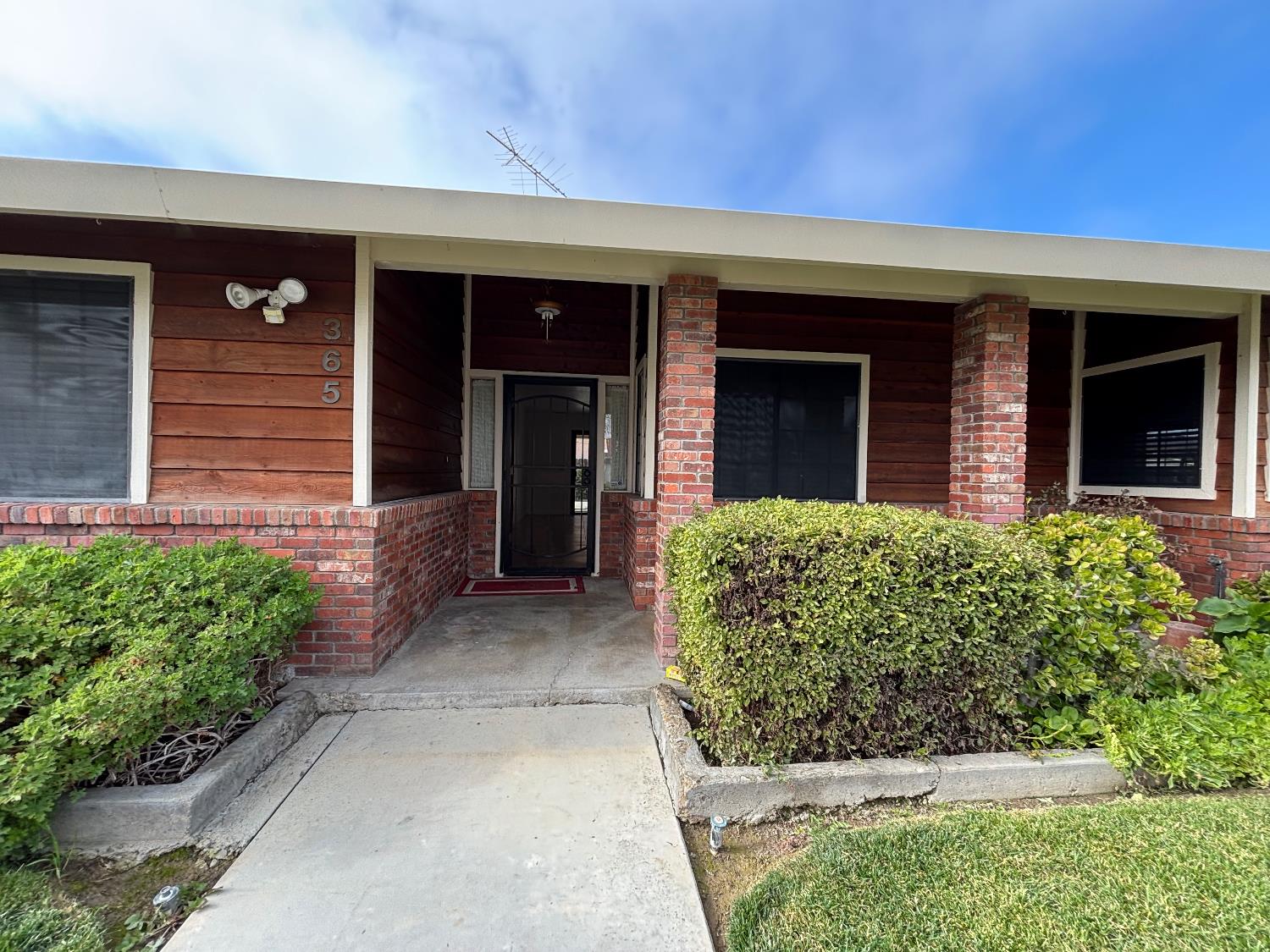 365 Foxmeadow Way, Los Banos, CA 93635